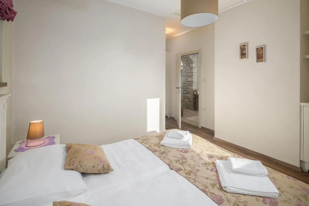 Villa Sany Heki 0*,